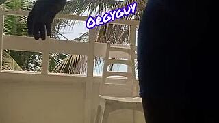 Emotional pussy flash at beach resort