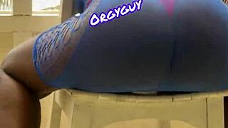 Emotional pussy flash at beach resort