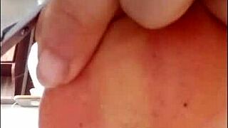 Adoro ruttare mentre mi trucco