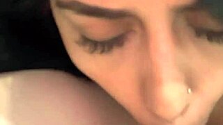 ella tiene ganas de follarme y me convenció enviándome una foto desnuda en whatsapp