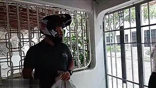 me siento tan cachonda que pago el domicilio de una manera especial - creampie - milf - porno en español