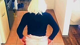 Tranny babe Veronica casually trains with dildo in roleplay session