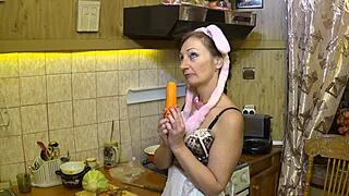 An amateur prepares a carrot in a simple way.