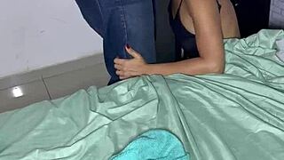 belinha presenteou o f� com a bucetinha e ganhou duas gozadas dentro