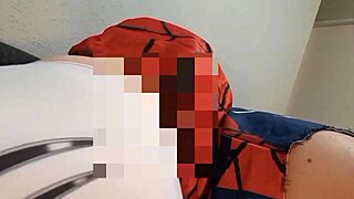 Me Disfrazo de Spidergwen Para Follar con Mi Cuñado Fanático de los Cómics