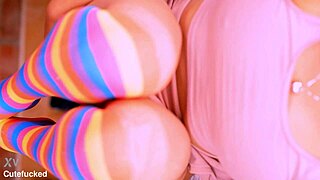 La mejor amiga y el profesor se encontraron en su sala y no pudieron parar