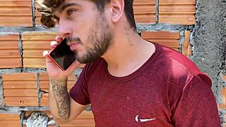 Meu vizinho fez eu sentar pra ele no pelo