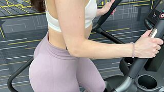 Gym Pickup And Workout With Curvy Ass In Leggings