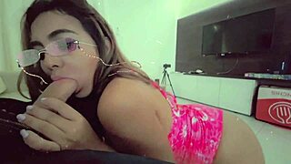 Barbie Chupando Pija y Recibiendo Vergazos Doggystyle