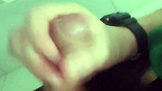 Seguranca Do Shopping Se Masturbando No Banheiro