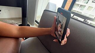 Influencer Shows Blowjob to Followers - Nysdel