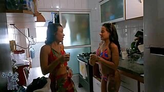 Minha Amiga Largou O Boy Lixo E Para Se Vingar Fodemos Em Público Na Piscina Do Prédio