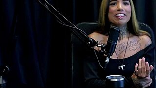 Teve Uma Experiência Ruim Com Cliente Que Chupou Sua Buceta Contou Para A Família E Sua Rotina De Gravações E O Corno - Nick Niquita Watch On Sheer Red