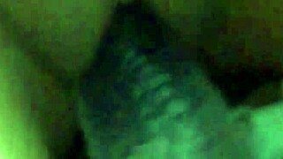 ชวนป้าแม่บ้านซักผ้าทำตูด นำขี่เดี่ยวผิดรูพร้อมดิลโด้ 😏