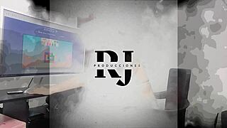 Me encuentra jugando y empieza a tocarme parte 1