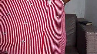 Crente safada da bunda grande e buceta gostosa foi ler a bíblia e ficou com tesão 😏