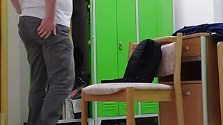 umziehen auf der arbeit voyeur fetish solo european sexy
