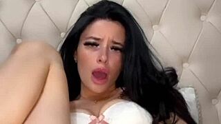 Horny american exchange student gives girlfriend experience with toys and squirting 😏