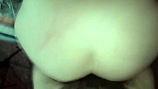 mi hermanastra en pose de perrito argentina rubia super caliente tetona