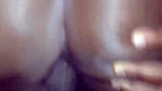 dando o cuzinho virgem pro amigo roludo do meu marido