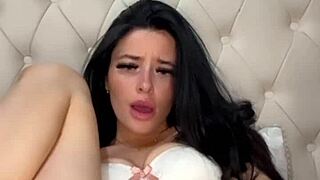 Horny american exchange student gives girlfriend experience with toys and squirting 😏