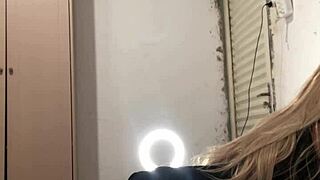 Comeu o cu da pequena inteada minha mulher saiu pra dar o cu e me deixou sozinho com ela sex toy