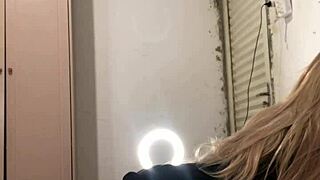 Comeu o cu da pequena inteada minha mulher saiu pra dar o cu e me deixou sozinho com ela sex toy