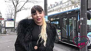 Naomie une jeune aguicheuse qui adore seduire