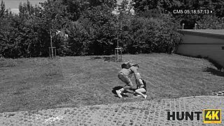 Hunt4k Money Exchange Detailed Scene