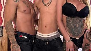 putaria a 3 muita diversao e sexo quente com dotado