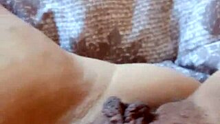 Gretala dances with curvy body