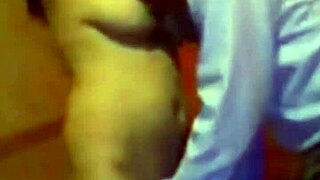 Me Follo Al Tio De Mi Marido Mientras El Anda Limpiando La Plaza Segun El