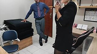 Caught stealing glasses, she offered her ass for silence, and the big-dicked guy filled it with cum, featuring Vagninho and Luna Oliveira.