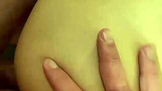 Beautiful asian girl gets her pussy stretched wide