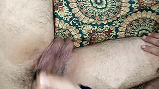 Indian Muslim College Girlfriend Super Sexy Handjob To Desi Boyfriend In Hindi Audio