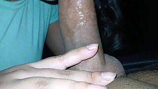 mi boca abierta no pude evitar recibir cada gota de su semen