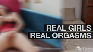 Yanks Scarlet Likes Anal Play With Dildo