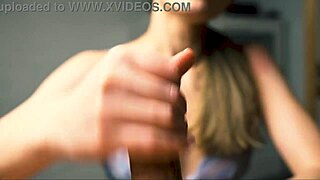 beauty jerks boyfriend off