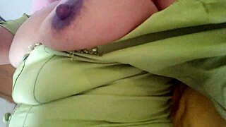 a la hijastra le encanta que su coño este mojadito antes de salir de compras se masturba rico