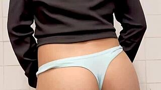 amiga me baila bien rico in the bathroom