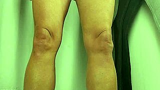 Branlette Dans Cabine Dessayage