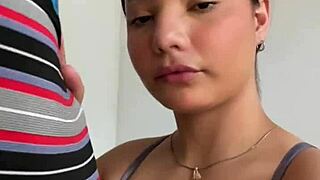 Pov - juego entre hermanastros se calientan y follan en la manana sexo casero