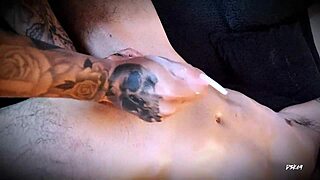 Punheta Apertada Pós-Orgasm Da Meia-Irmã Gozada Gostosa