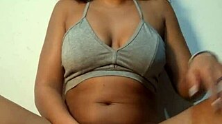 i masturbate alone with my little 18+ clitoral vibrator n i cum twice