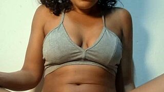 i masturbate alone with my little 18+ clitoral vibrator n i cum twice