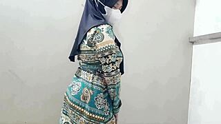 Fucking Neighbor's Wife When Husband Goes To Work