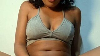 i masturbate alone with my little 18+ clitoral vibrator n i cum twice