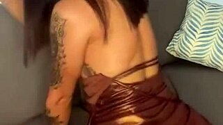 18 year old exhibitionist girlfriend exposed by cuckold bf