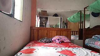 respetad a tu hijastro y haced lo que os mande madrastra tiene un momento incomodo con su hijastro y luego comienzan a realizar su mas oscura fantasia en casa del marido 1