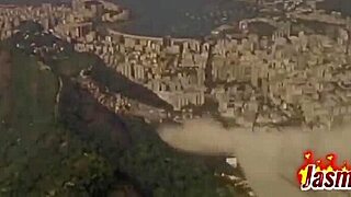 pascoa bunny pleases big client with toys...